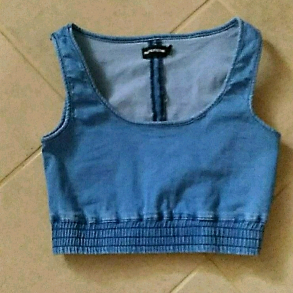 Crop top